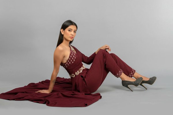 Accordez Votre Maquillage à Votre Robe de Mariée : Astuces Indispensables pour un Look Éblouissant