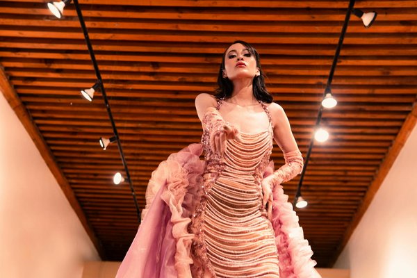 Chapeaux tendance en ligne : assortiments, offres et expédition express