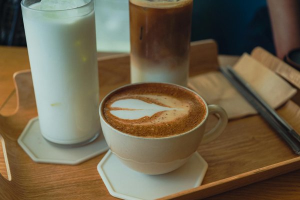 Secrets de Maquillage des Yeux : Techniques Incontournables pour un Regard Naturel et Éblouissant